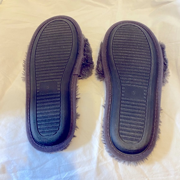 *PINK Victoria's Secret Cozy Slide-On Slippers Lightly Used Dark Gray Size 5/6 - Picture 2 of 3